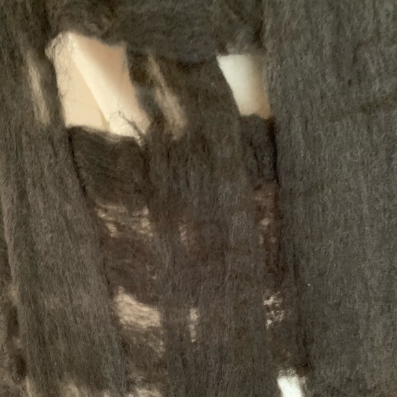 Taiana FW09 Hand-Felted Merino Wool Scarf - Picture 5 of 6